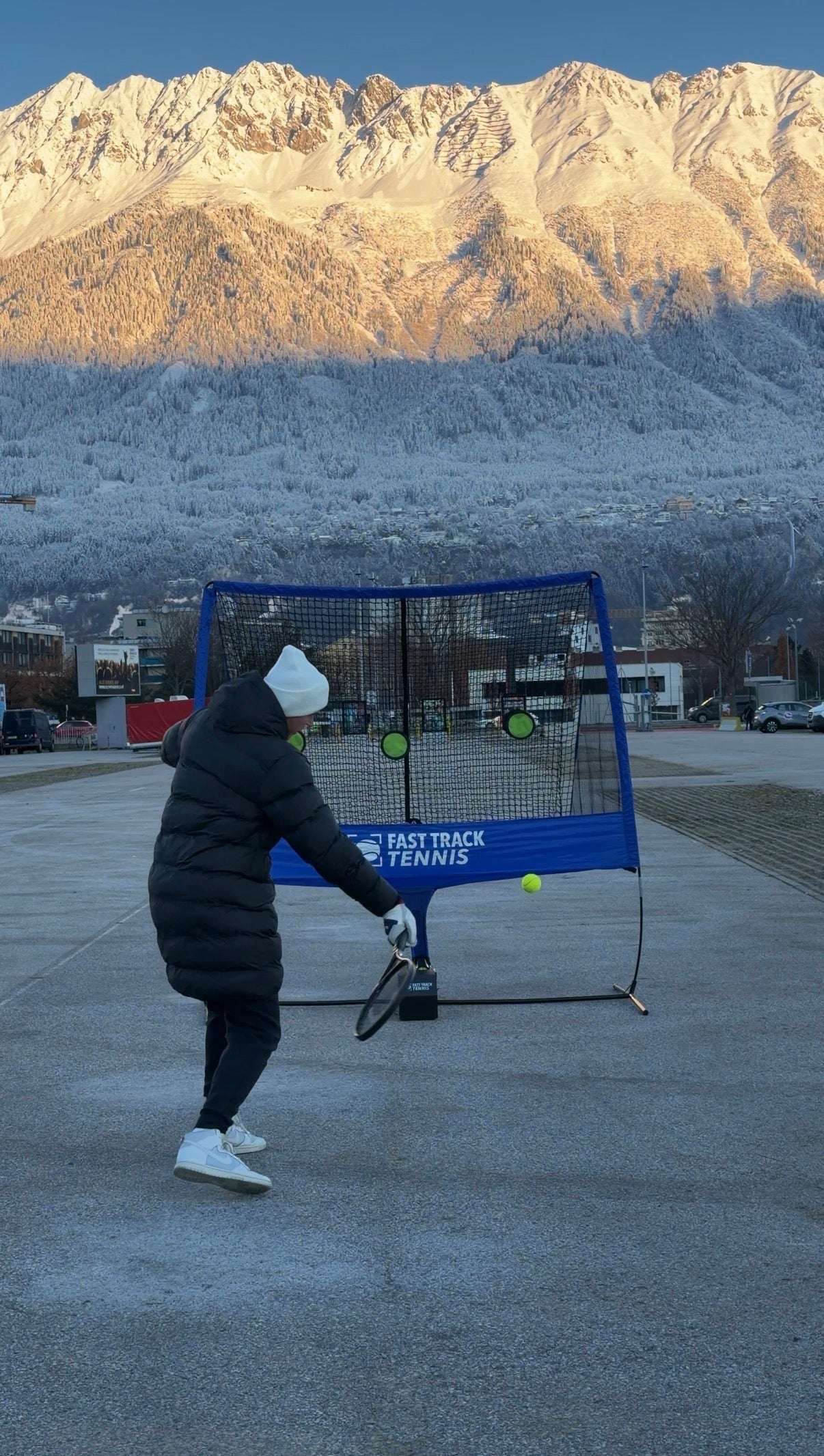 What We Can Learn from Jannik Sinner’s Warm-Up Video – and Why FastTrackTennis Is Perfect for the Start of the Year